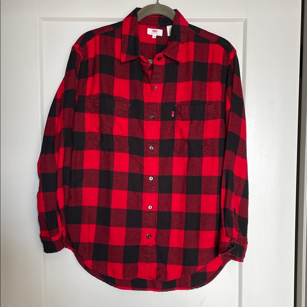 Levi’s Women’s Oversized Red Buffalo Plaid Shirt Buttondown size XS